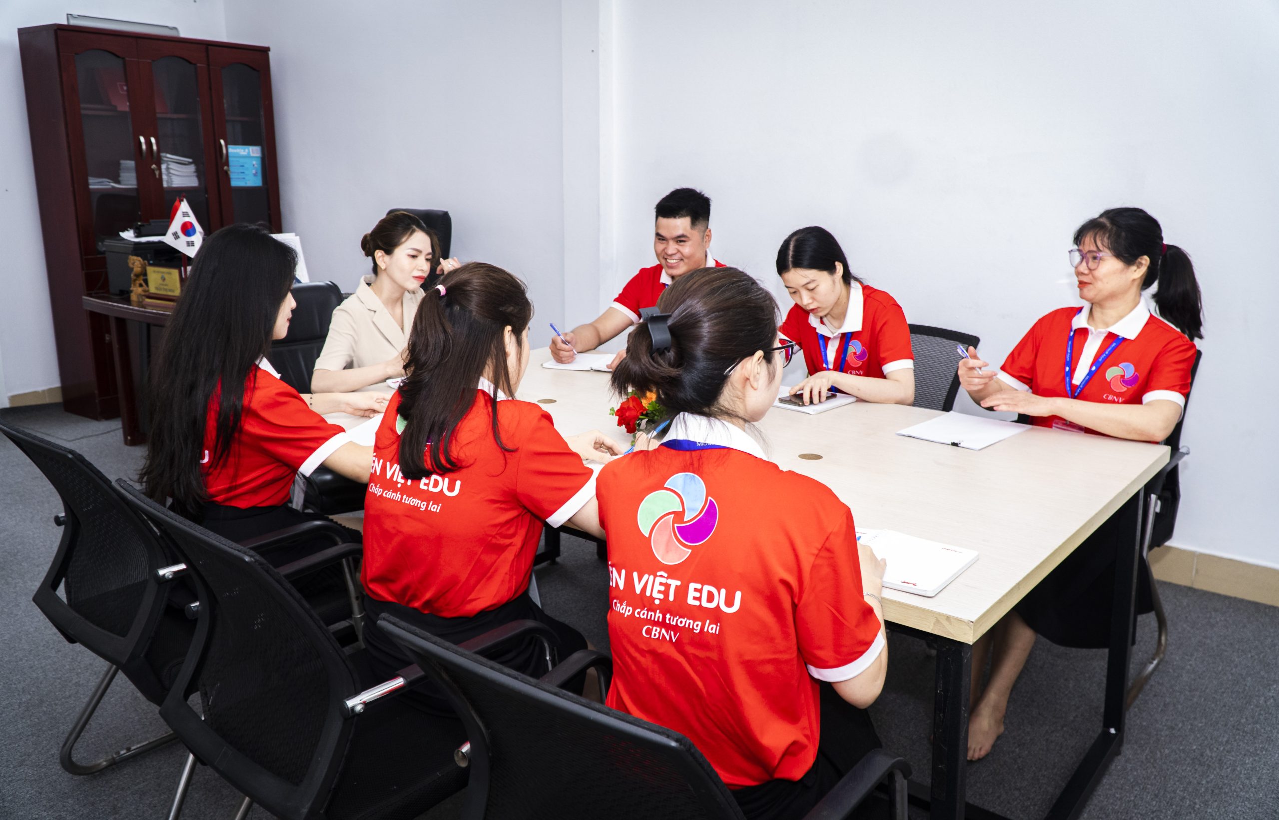 DU HỌC ÉN VIỆT – HÀNH TRÌNH CHINH PHỤC ƯỚC MƠ