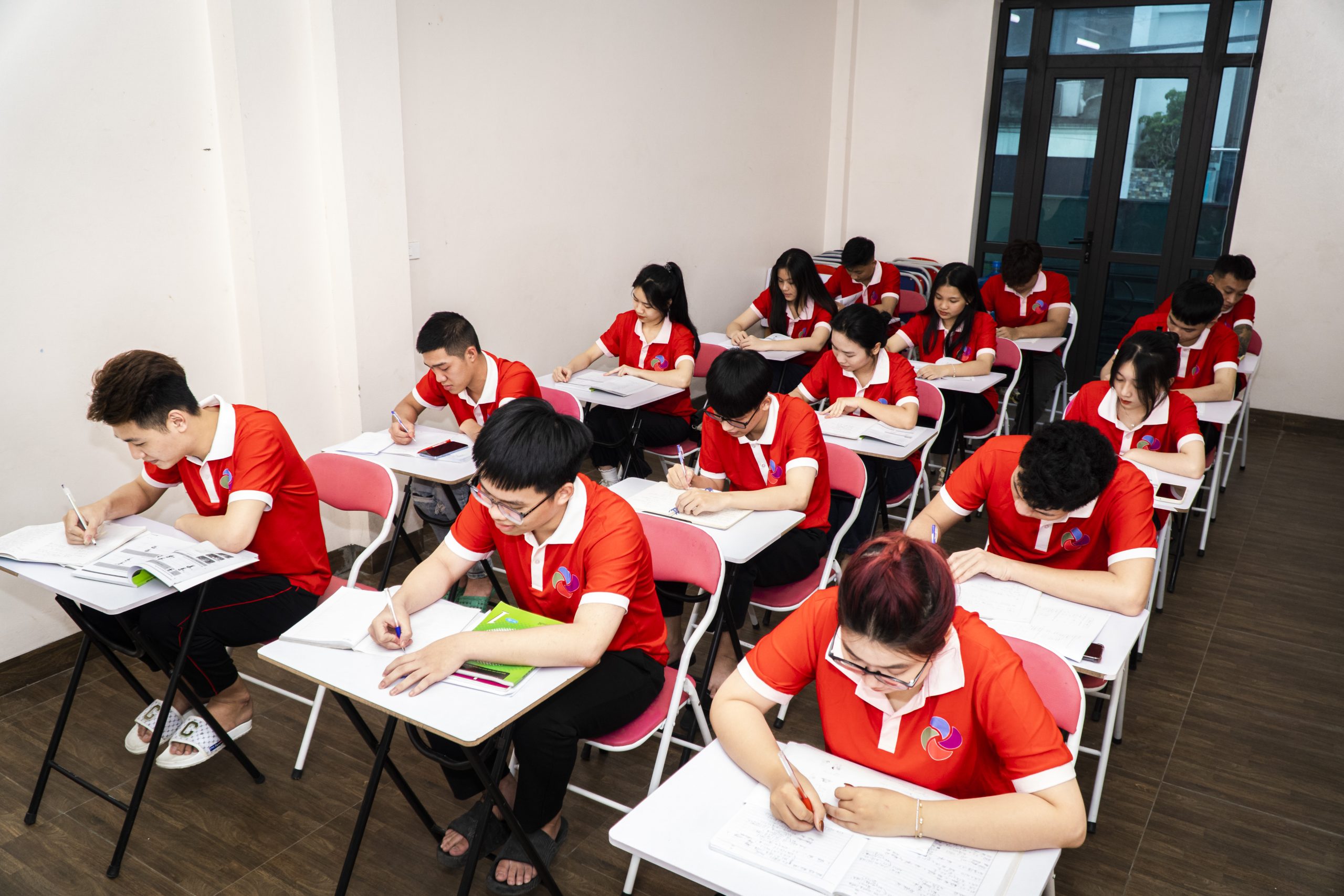 DU HỌC ÉN VIỆT – HÀNH TRÌNH CHINH PHỤC ƯỚC MƠ